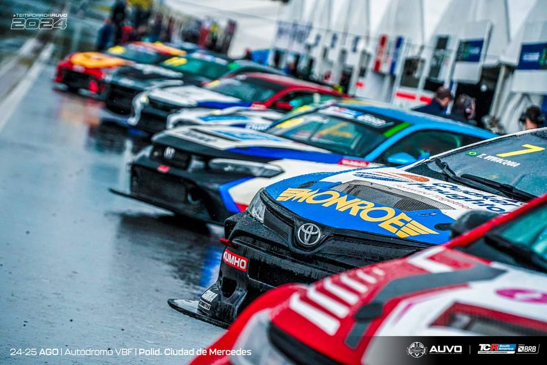 Mercedes recibió a AUVO y al TCR South America con gran suceso
