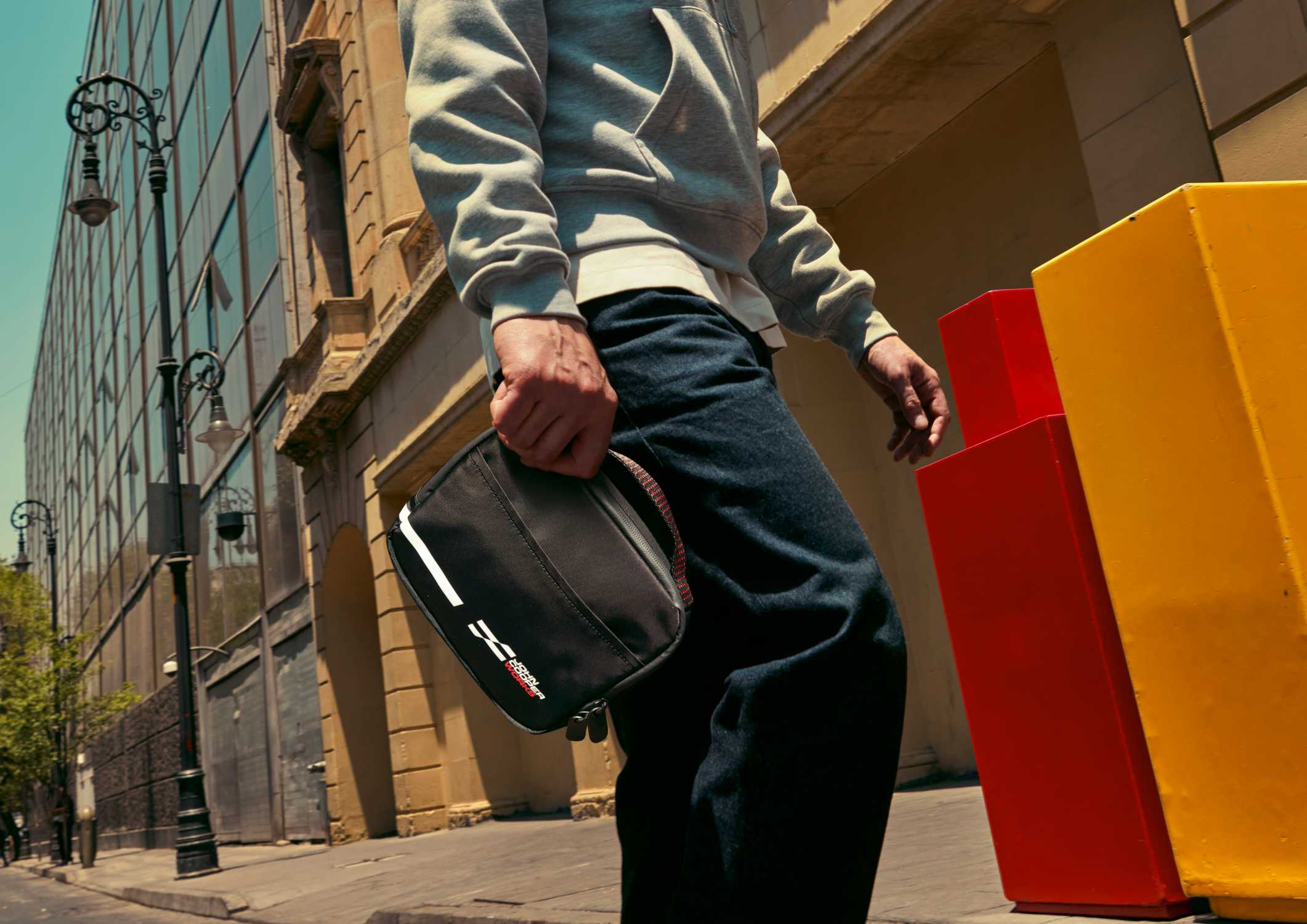 Mini lanza su nueva colección de complementos para la temporada 2025
