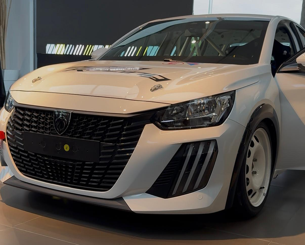 Uruguay acelera primero en el mundo con la Peugeot 208 Racing Cup