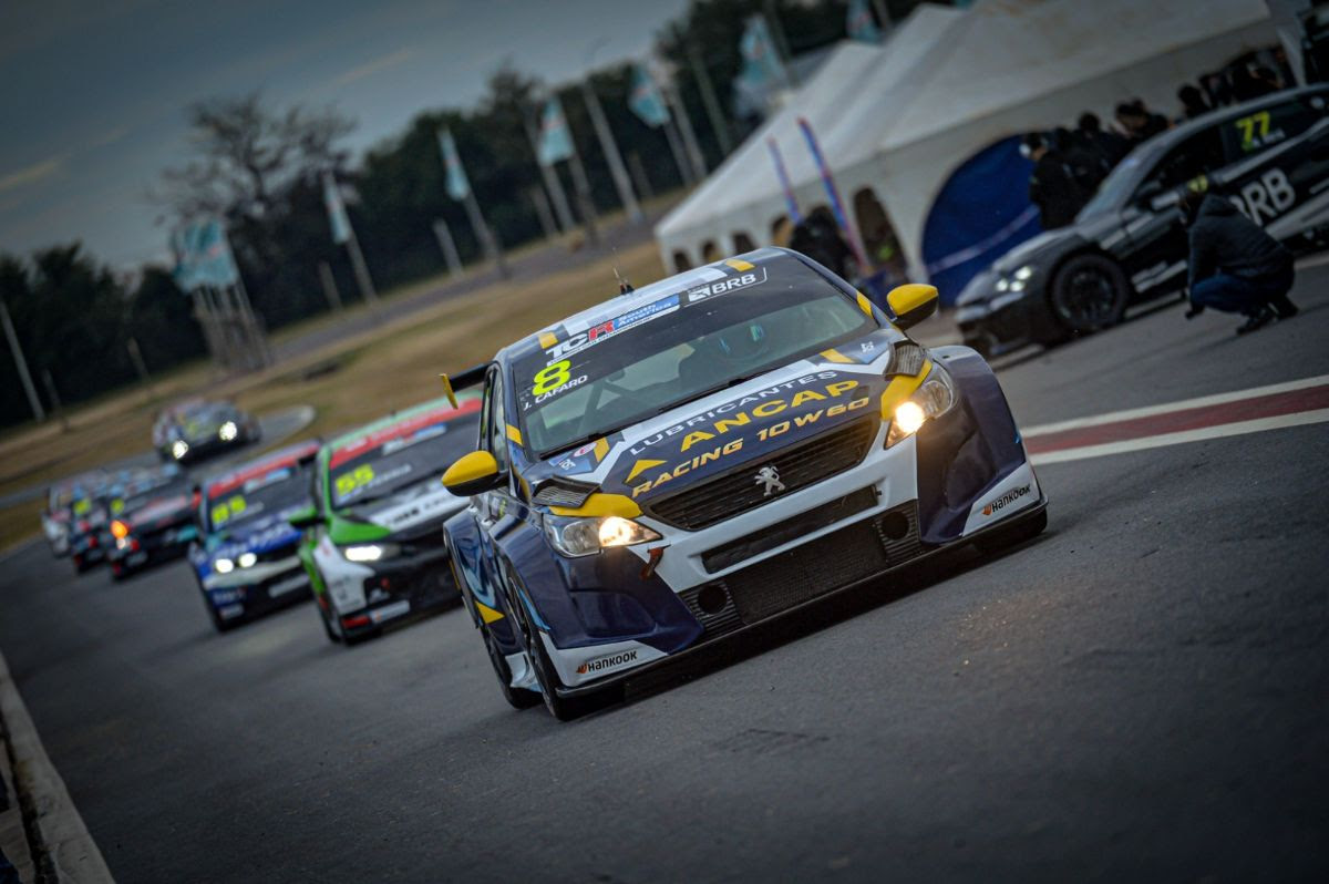 Celeste en carrera: el TCR South America recibe al Uruguay Racing Team para 2026